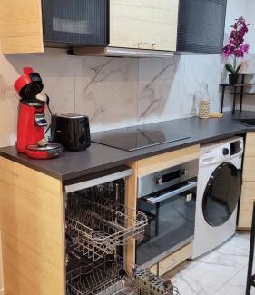 Le Kremlin-Bicetre Apartment | Inviting Apartment Near Kremlin Bicetre Metro Station