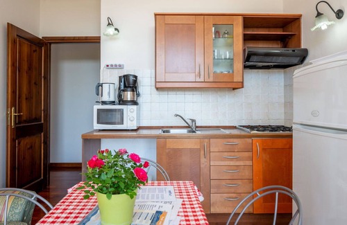 Azzano d'Asti Villa | Ideal Apartment in Villa for 6 with Pool and Ocean View