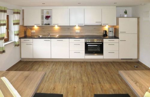 Hainzenberg Villa | Cozy Villa Apartment for 12 with WIFI and Panoramic Views