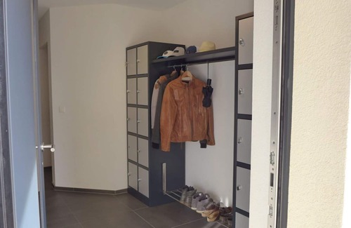 Ringgenberg House | Cosy apartment in villa for 4 guests with WIFI, TV, terrace and parking