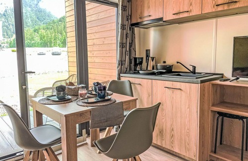 Schliersee House | Cosy apartment in villa for 5 people with A/C, TV, terrace, pets allowed and parking