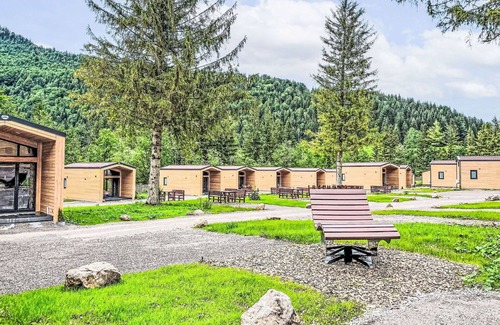 Schliersee House | Cosy apartment in villa for 5 people with A/C, TV, terrace, pets allowed and parking