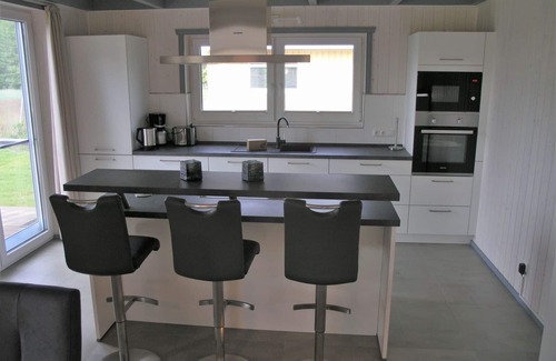 Mirow House | Inviting Villa Apartment for 8 with Pool and Hot Tub
