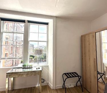 Newington Apartment | Cosy Apartment in Edinburgh city centre , 2 bedroom1 Bathroom