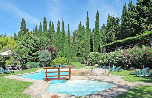 Roccastrada Villa | Inviting Villa Apartment for 4 with Pool, Pets Welcome