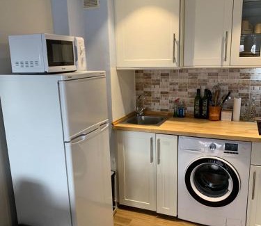 L'Escala Apartment | Cozy L'Escala Apartment Steps from Beautiful Riells Beach