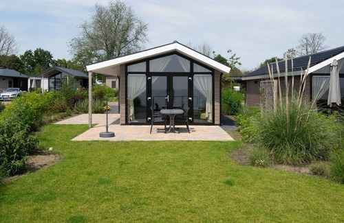 Municipality of Stede Broec House | Cosy apartment in villa for 4 guests with WIFI, TV, terrace and parking