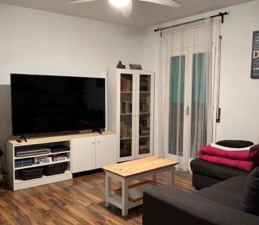 Angles Apartment | Inviting Apartment in Historic Millennial Village