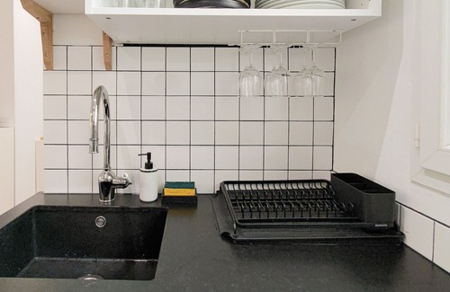 Quartier Saint-Ambroise Apartment | Cozy Apartment in Paris with Breakfast & Kitchen Amenities
