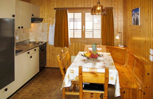 Saas-Balen House | Cozy Villa Apartment for 6 with WIFI and Pet-Friendly Amenities