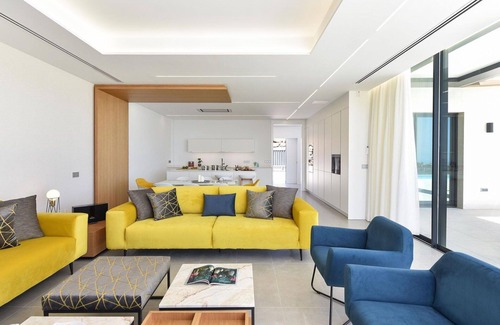 Salobre Villa | Elegant Villa Apartment with Private Pool and Pet-Friendly Stay