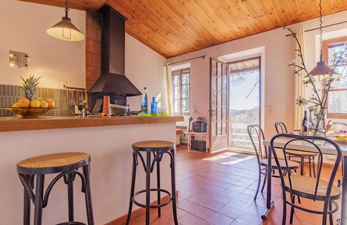 Puimichel Villa | Cozy Apartment for 4 with WIFI, Pets Welcome & Panoramic Views