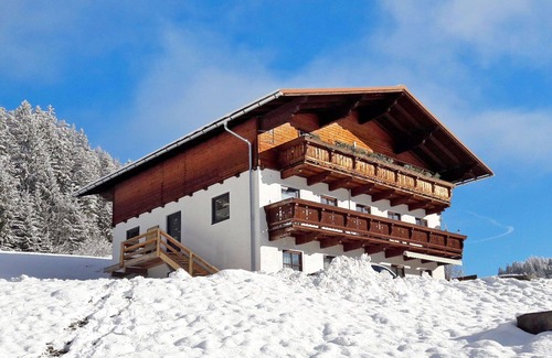 Radstadt Villa | Cosy apartment in villa for 4 people with WIFI, patio, pets allowed, panoramic view and parking