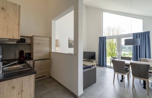 Mistelgau House | Inviting Villa Apartment for 4 with Terrace & Pet Friendly