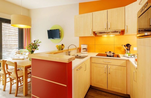 Hattigny House | Inviting Villa Apartment for 8 with Pool, Terrace & WIFI