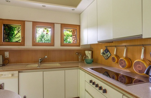 Sartilly-Baie-Bocage Villa | Cozy Apartment for 3 with Ocean View and Modern Amenities