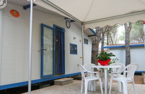 Vignola Mare House | Inviting Villa Apartment for 6 with Pool and Ocean View
