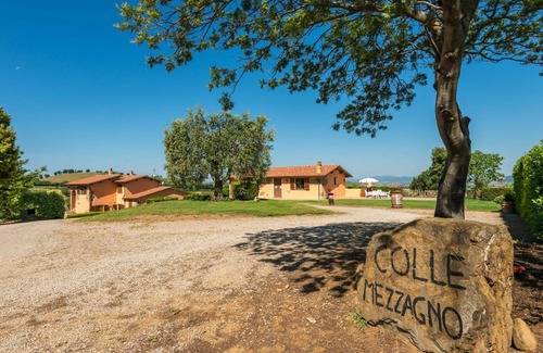 Scansano Villa | Inviting Villa Apartment with Pool, A/C, and Pet-Friendly Amenities