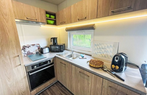 Wemding House | Comfortable Villa Apartment for 4 with WiFi and Pet Access