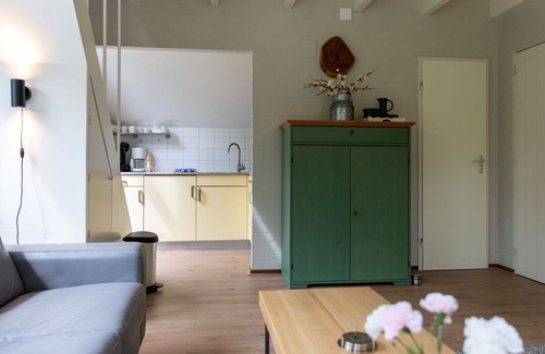 Municipality of Dalfsen House | Comfortable Villa Apartment for 4 with Pool and WIFI