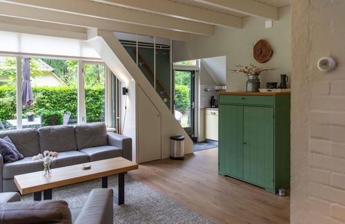Municipality of Dalfsen House | Comfortable Villa Apartment for 4 with Pool and WIFI