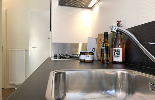Belfeld House | Inviting Villa Apartment for 4 with Pool and WIFI Access
