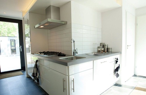 Belfeld House | Cozy Villa Apartment with Pool, WiFi and Terrace for 6