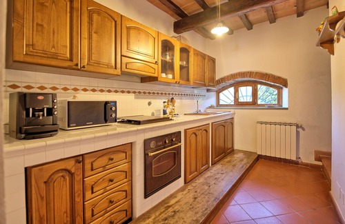 Montebonello Villa | Cozy Villa Apartment for 6 with Pool and Pet-Friendly Perks
