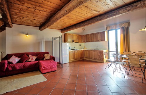 Montebonello Villa | Cozy Villa Apartment for 4 with Pool and Pet-Friendly Amenities