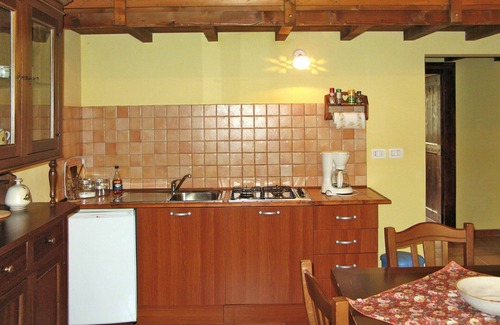 Collecorvino Villa | Pet-Friendly Villa Apartment with Pool and Ocean Views