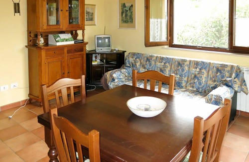 Collecorvino Villa | Pet-Friendly Villa Apartment with Pool and Ocean Views