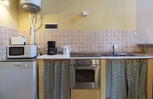 Novelli Apartment | Spacious Apartment for 8 with Pool and Panoramic Views