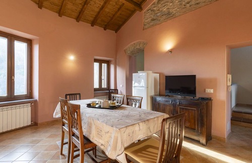 Novelli Apartment | Spacious Apartment for 8 with Pool and Panoramic Views