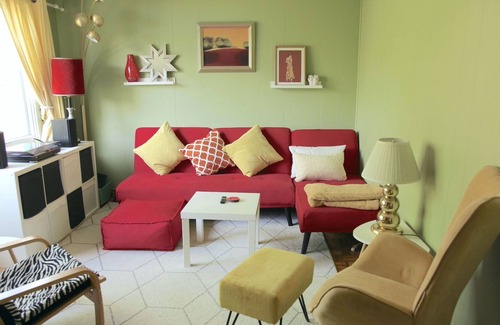Brebeuf Apartment | Cosy apartment near beach with private hot tub, BBQ and patio
