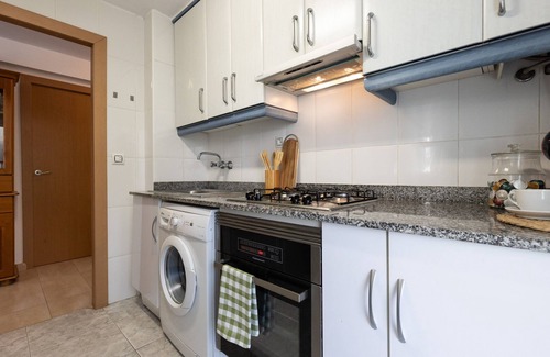 Salou City Centre Apartment | Cozy Pet-Friendly Apartment with Ocean View Near Beach
