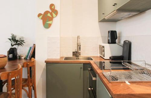 Croulebarbe Apartment | Charming Apartment Near Panthéon with Top Guest Ratings
