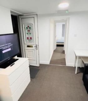 Sheffield Apartment | Charming Apartment Steps From City Centre - Rated 10/10
