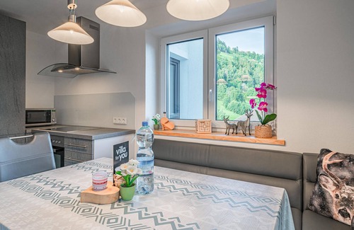 Stuhlfelden Apartment | Comfortable Apartment Just 10 Minutes from the Ski Lift