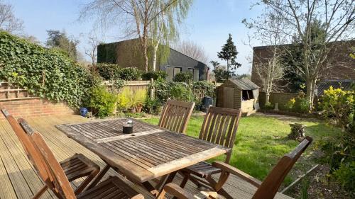 West Hill Apartment | Cosy apartment with free parking