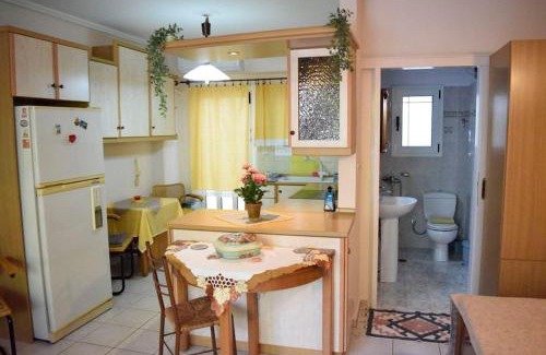 Ilioupoli Apartment | Cosy Apartment with Garden 5 min from metro