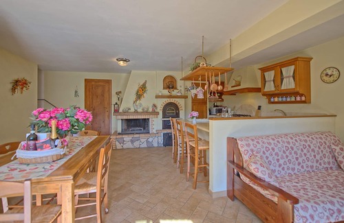 Villa A Sesta Apartment | Inviting Apartment with Pool, A/C and Panoramic Views