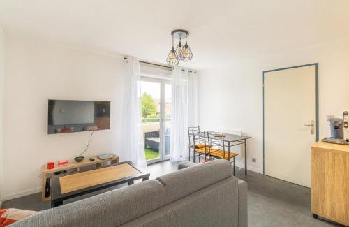 Lalande-Grand Selve Apartment | Relaxing Apartment with Pool and Family-Friendly Amenities