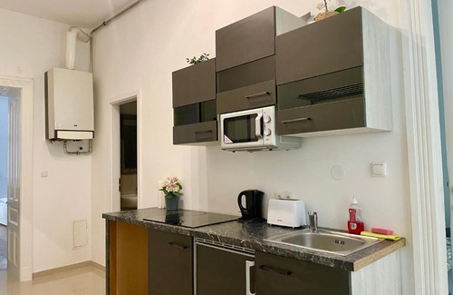 Wahring Apartment | Cosy Apartment with Terrace & Free Parking