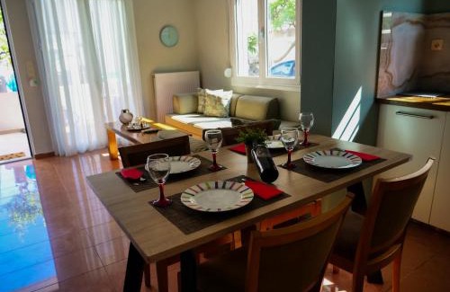 Makrys Tichos Apartment | Inviting Cosy Apartments Daphne - Guest Rated 9.8/10
