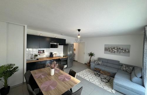 Trois Cocus - Borderouge - Croix-Daurade - Paleficat Apartment | Welcoming T3 Apartment Steps from Metro and Shops