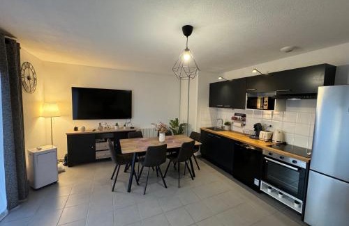 Trois Cocus - Borderouge - Croix-Daurade - Paleficat Apartment | Welcoming T3 Apartment Steps from Metro and Shops