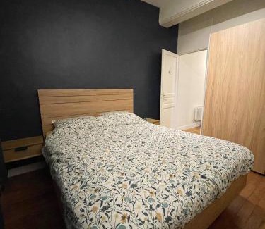 Saint-Germain-en-Laye Apartment | Charming Central Apartment with Child-Friendly Amenities