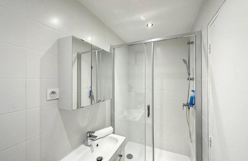 3rd Arrondissement Apartment | Inviting Part Dieu Félix 3: Pet & Child Friendly Retreat