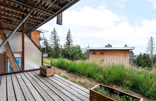 Chamrousse Apartment | Cozy Apartment for 4-6 Guests with Terrace & Great Amenities