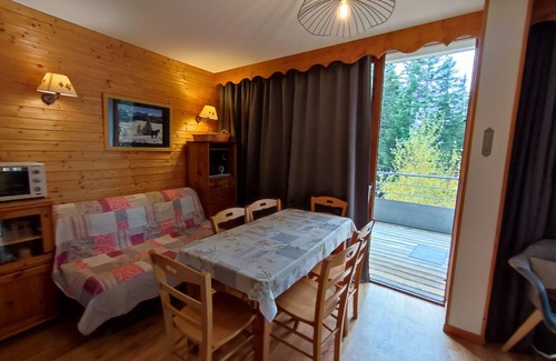 Chamrousse Apartment | Cozy Apartment for 4 Near Ski Runs with Kitchen Access
